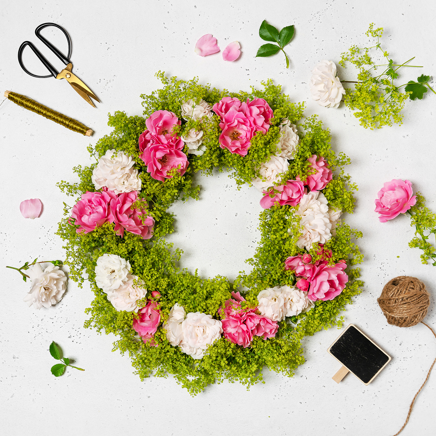 Valenti napi rózsás virágkoszorú