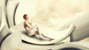 nő meztelenül szürreális álomszerű környezetben hallal a hóna alatt