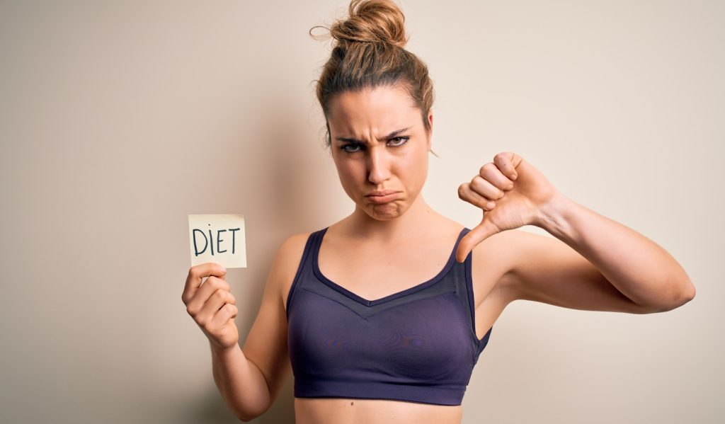 kudarcos diétája miatt mérges egy lány