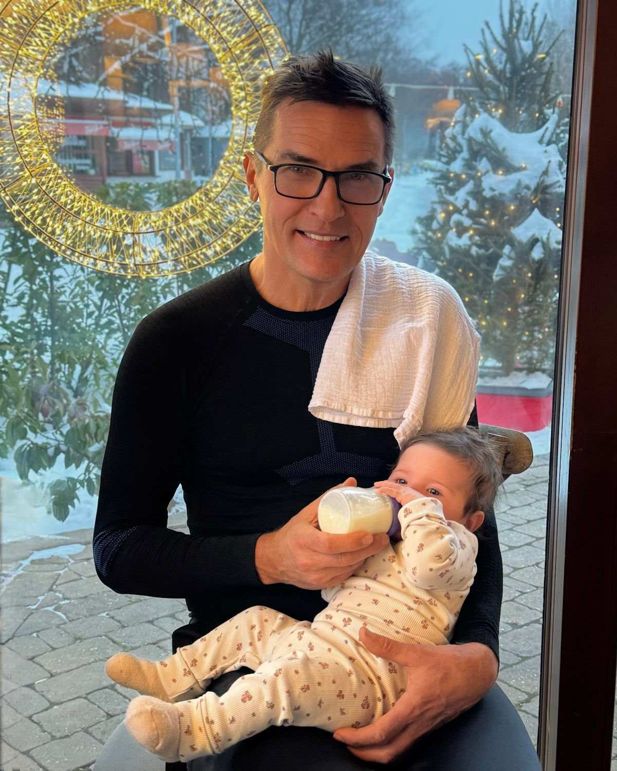 Gajdos Tamás Unokájával