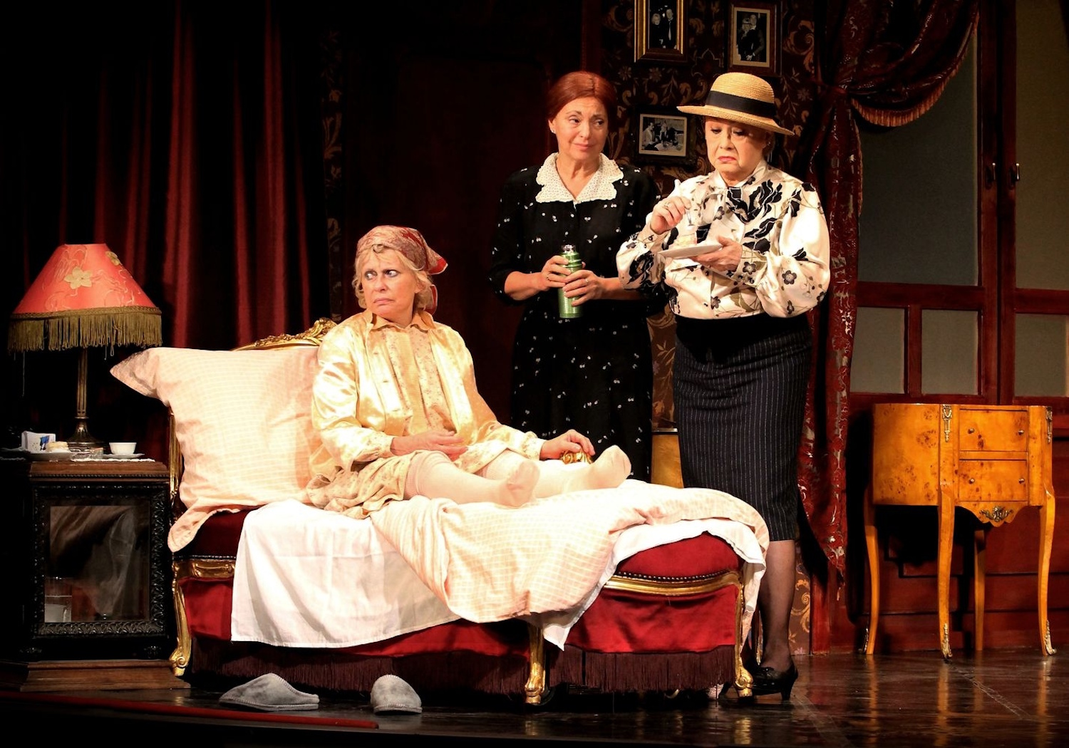 Galambos Erzsi a színházban