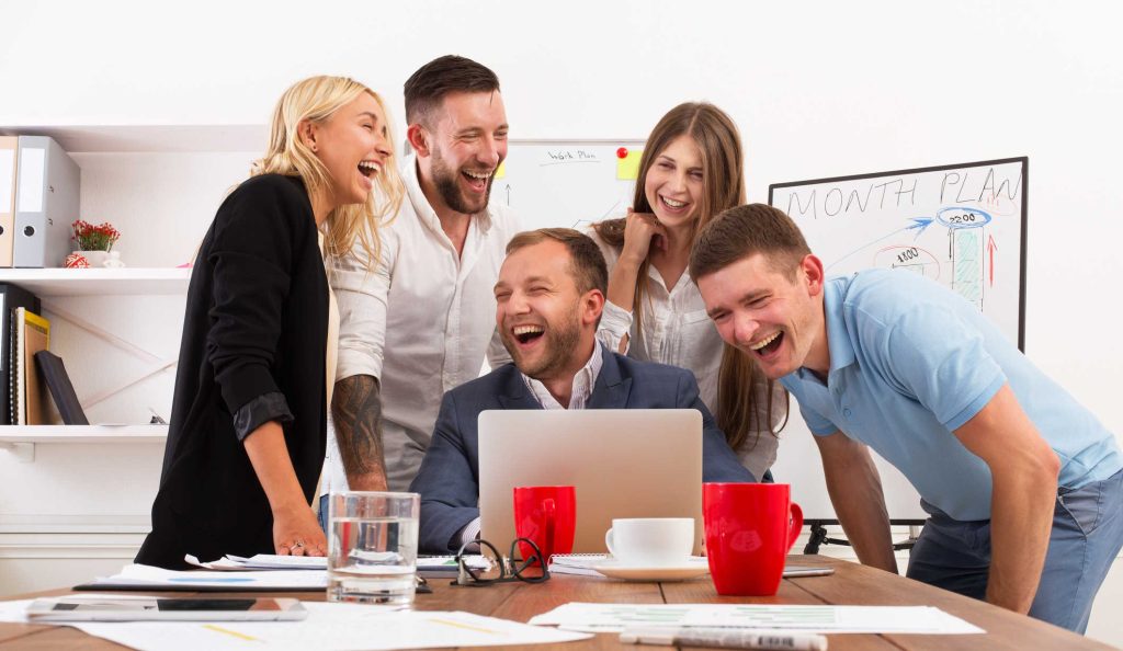 irodában jó a hangulat