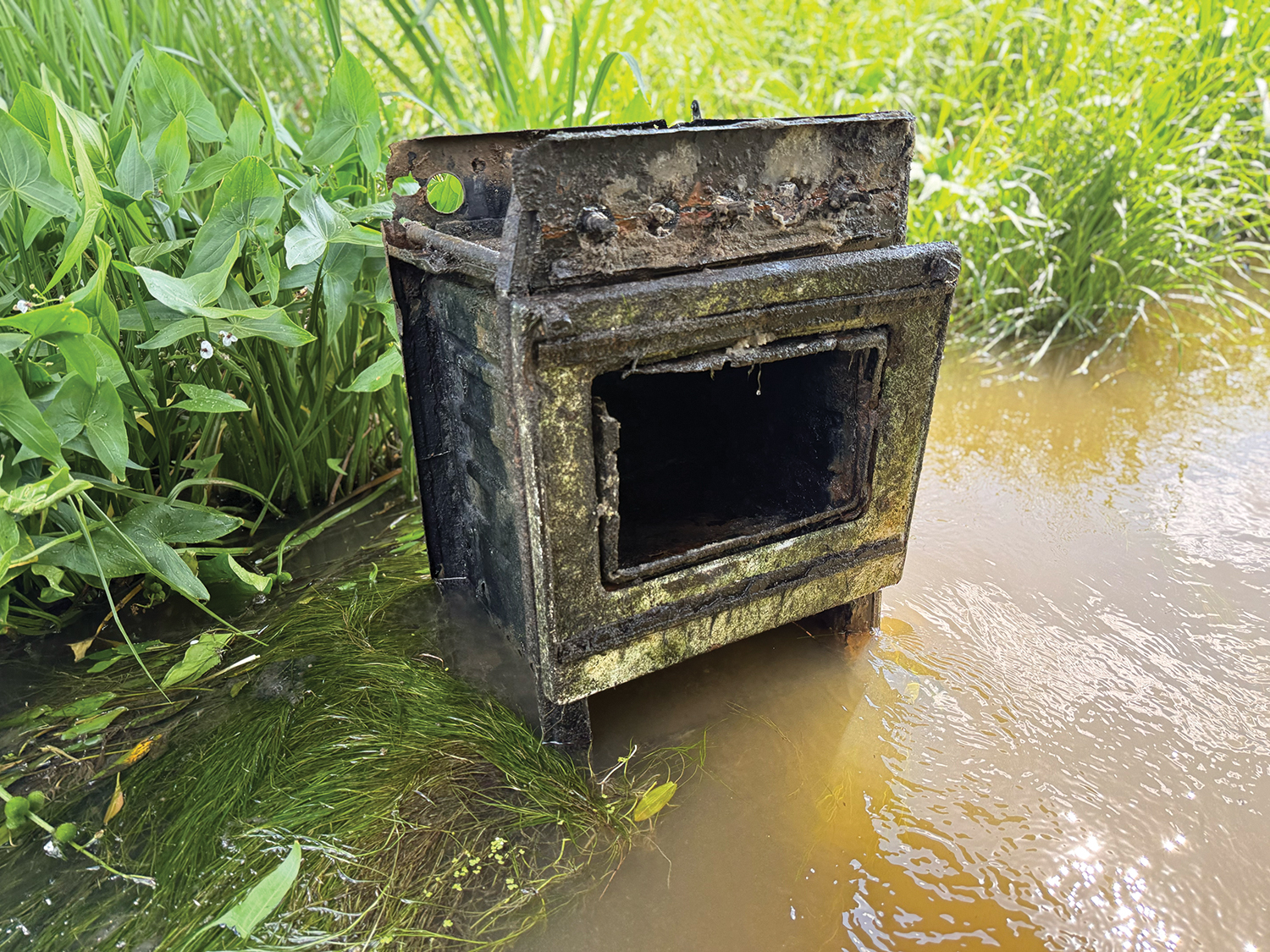 Mágneshorgászattal talált sütő