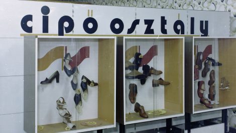 régi cipők a szocializmusban