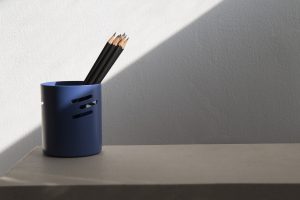 Ceruzatartó az asztalon