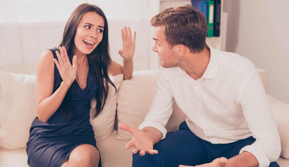 pár veszekszik