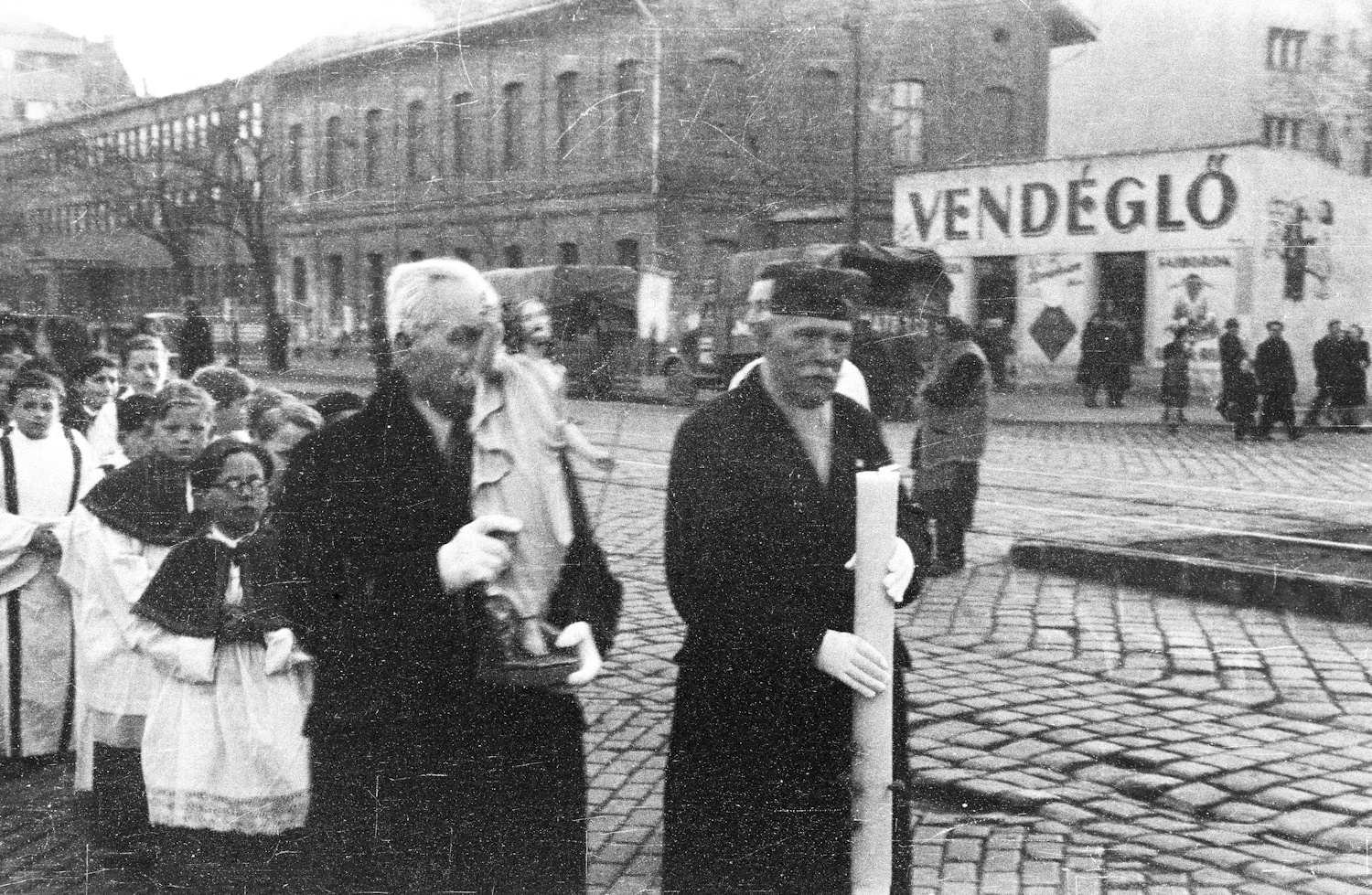 1949. Húsvéti körmenet a budapesti Váci úton