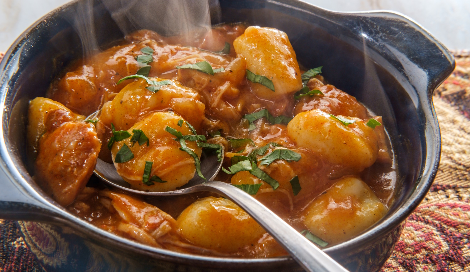 finom paprikás krumpli lábosban