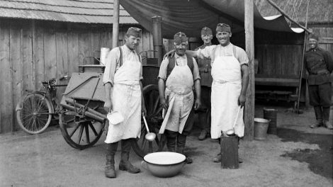 régi mestereségek fekete fehér kép