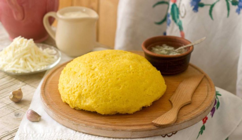 Sárga túró húsvéti asztalon