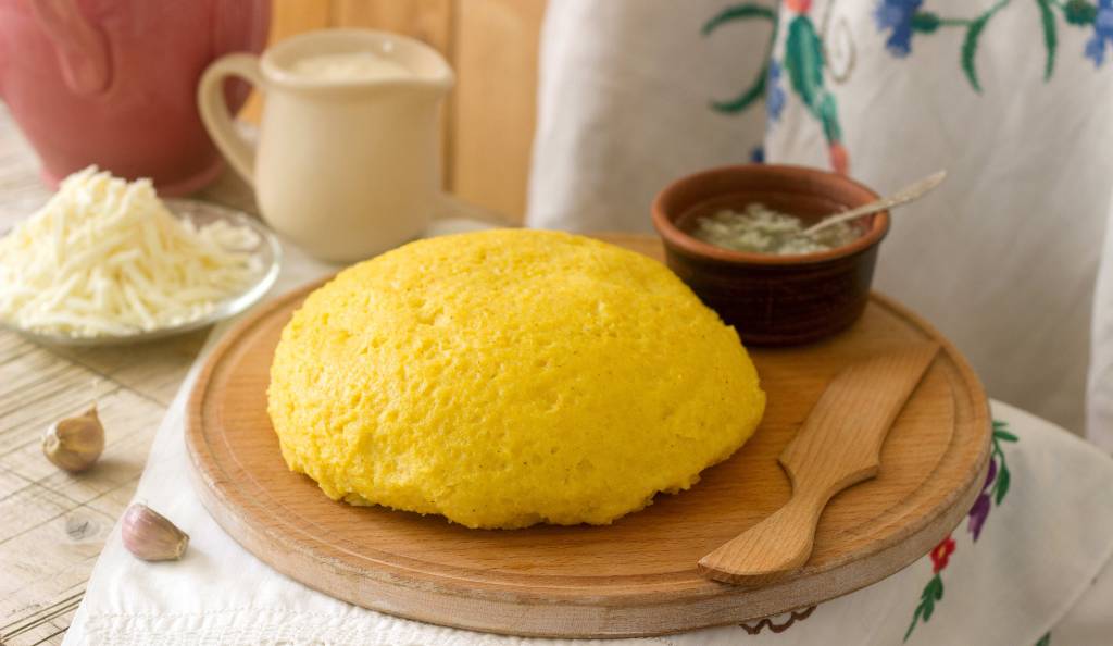 Sárga túró húsvéti asztalon