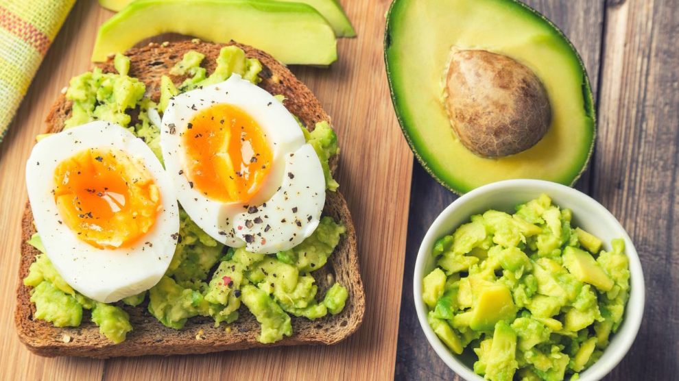 avokádós tojásos toast