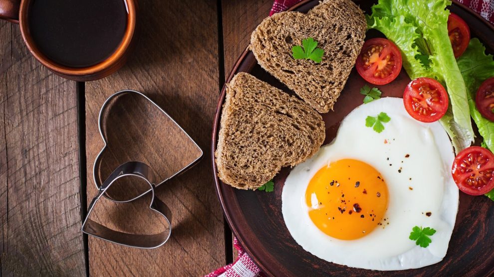 szív alakú tükörtojás