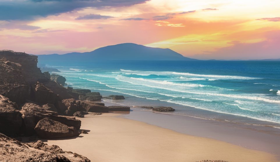 agadir marokkó tengerpart naplementében
