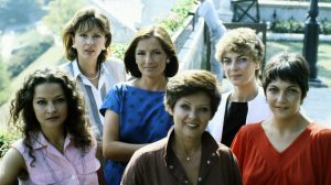 1986. Berkes Zsuzsa, Endrei Judit, Török Annamária, előttük Bérczy Krisztina, Kertész Zsuzsa, Acél Anna tévé- és rádióbemondók