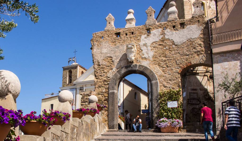 Agropoli, Cilento gyöngyszeme, kilátással a középkori várra