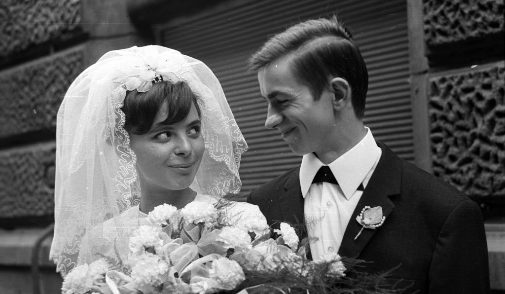 Régi fekete fehér házassági fotó 1972-ből