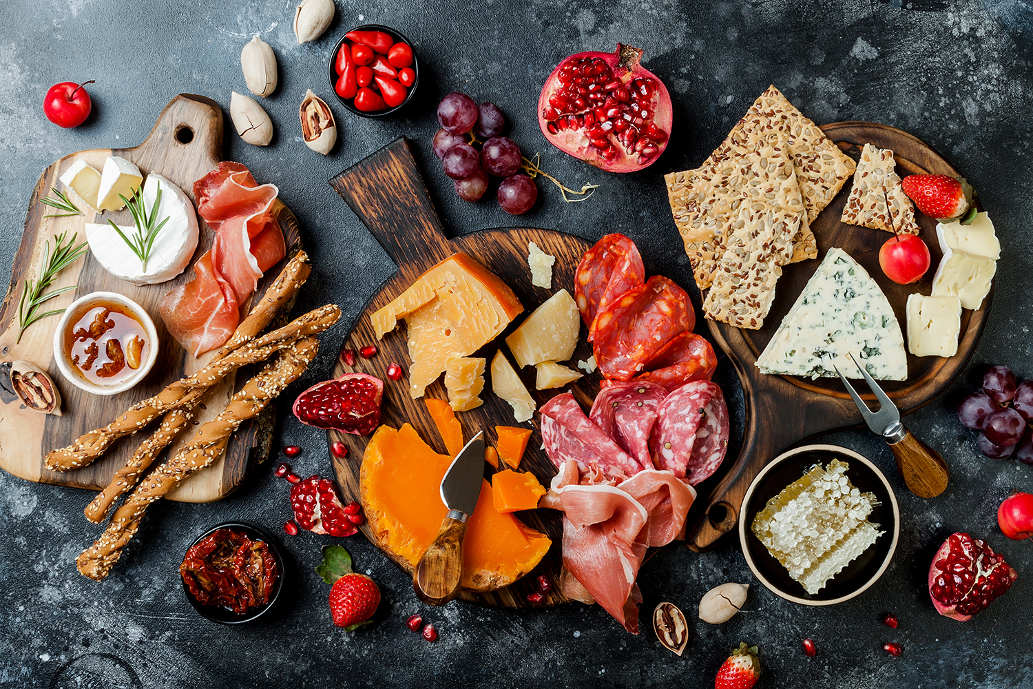 Modern hidegtál, olasz antipasti snackekkel