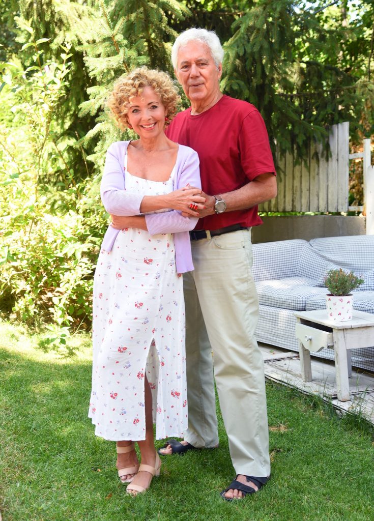 Kovács István és Sajgál Erika a csillebérci otthonuk kertjében