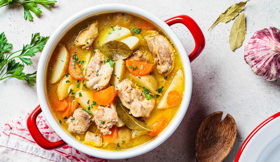 levels piros lábasban