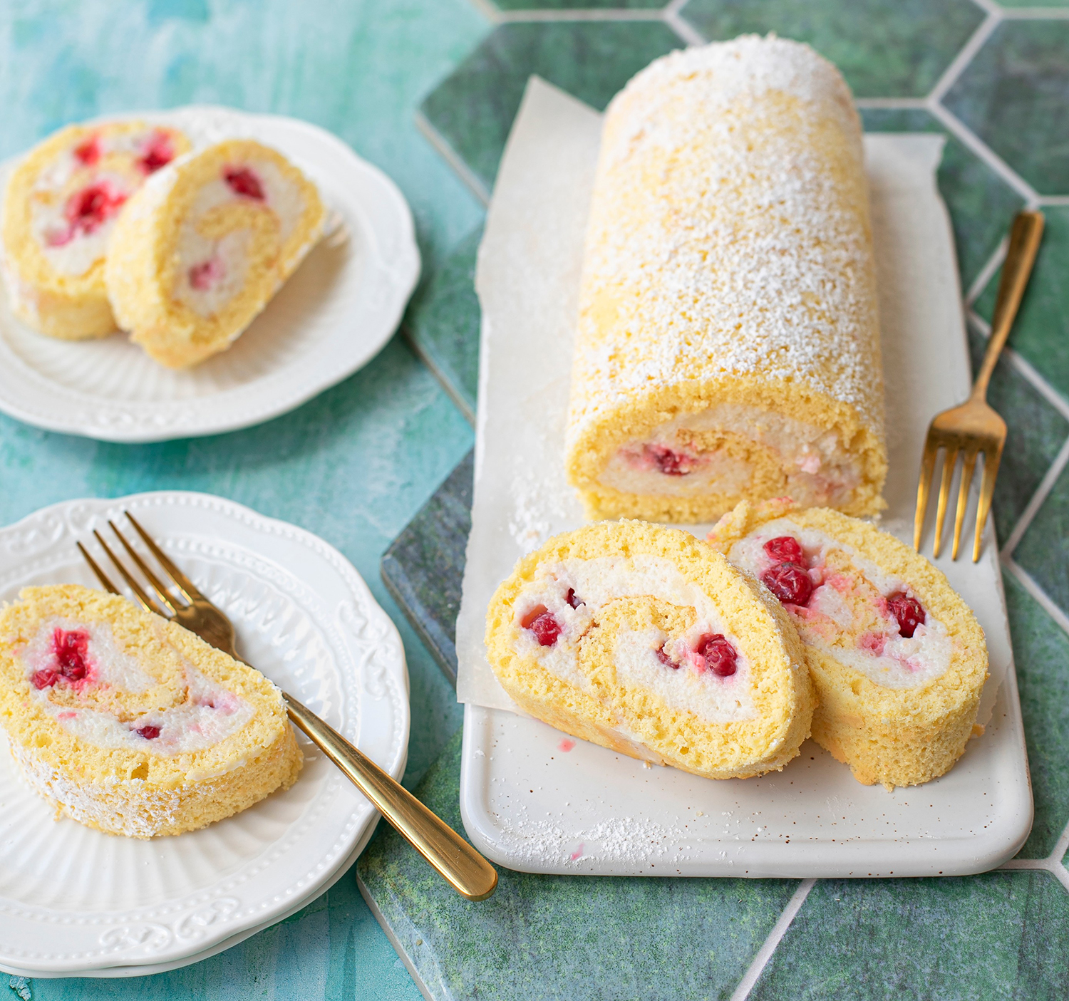 Grízes-tejfölös piskótatekercs