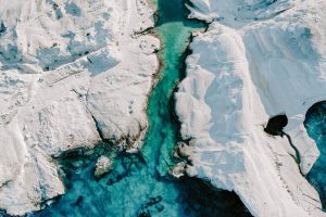 sarakiniko strand milos sziget görögörszág