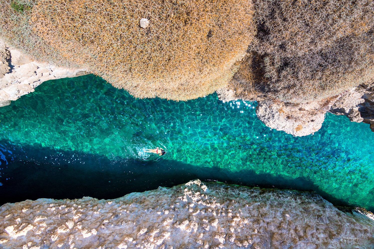sarakiniko strand milos sziget görögörszág