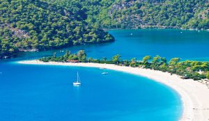 Ölüdeniz strandja tavasszal törökország