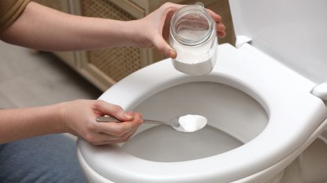 Wc takarítás szódabikrabónával