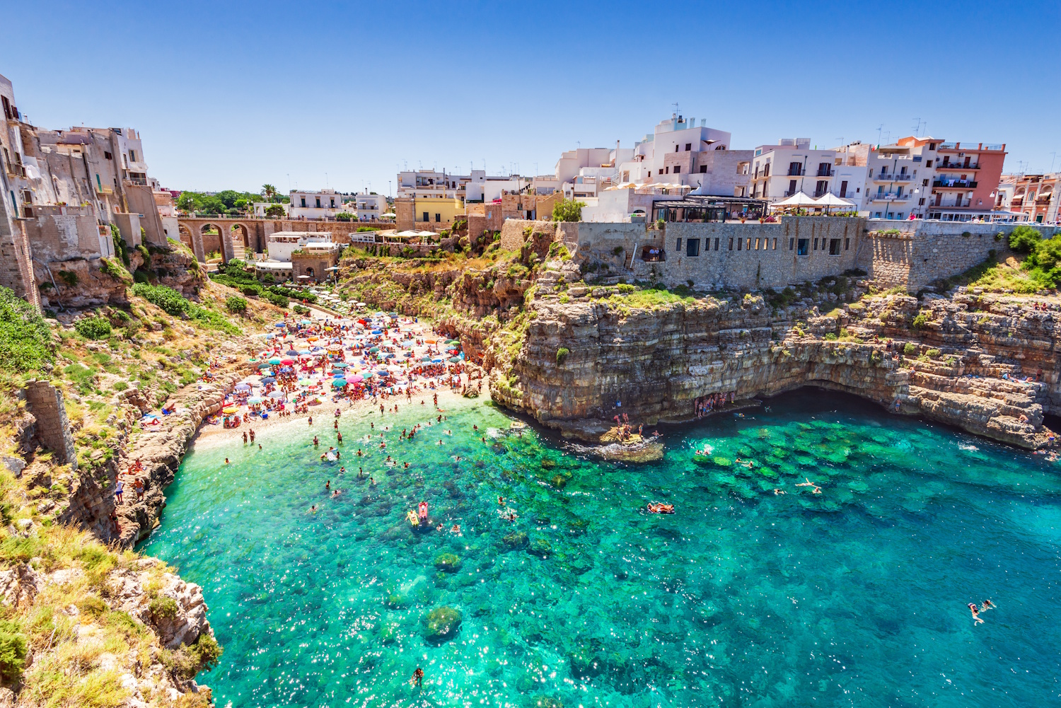 Polignano a Mare | Meglepetés Polignano a Mare sziklára épült városa