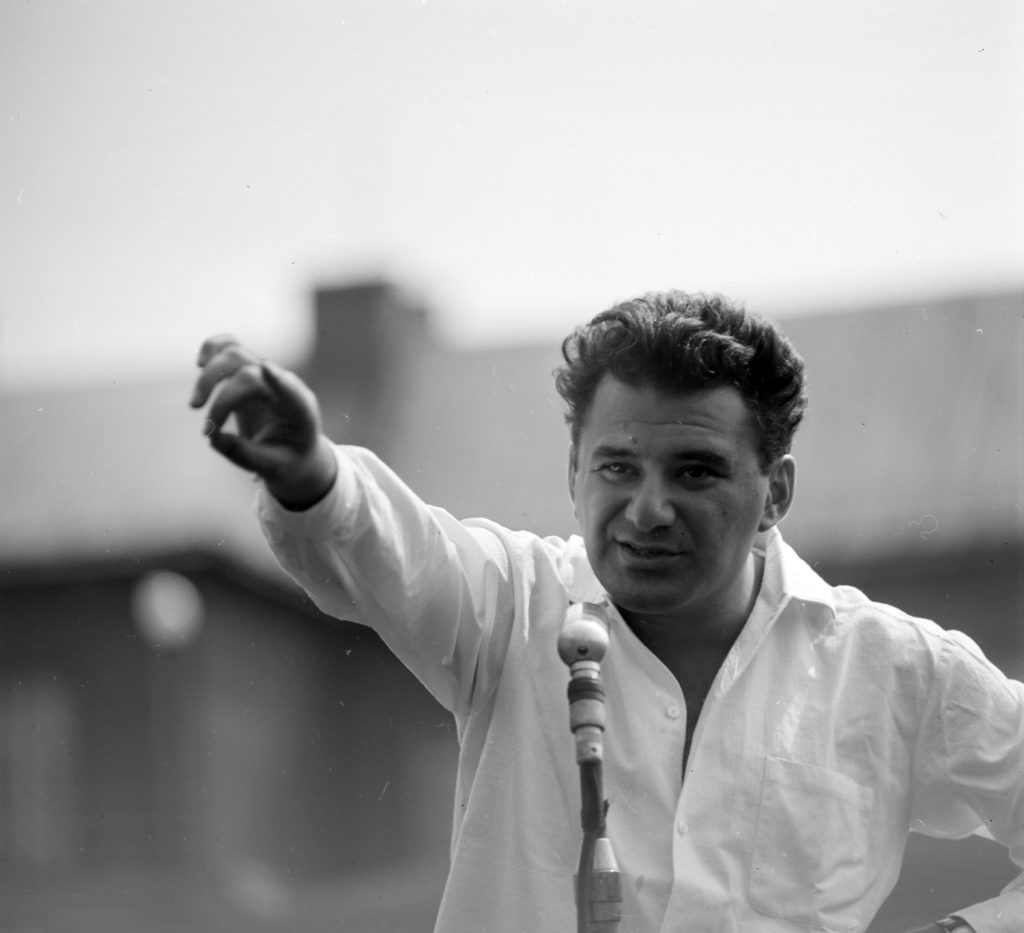 Szinetár Miklós 1964-ben a szegedi Dóm téren