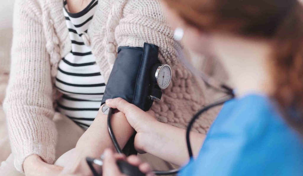 magas vérnyomás | Meglepetés Doktornő vérnyomást mér