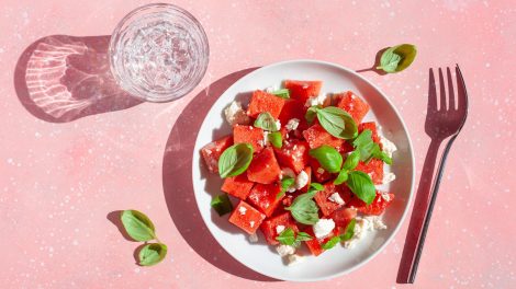 Görögdinnyés és feta sajtos saláta
