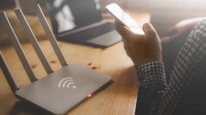 router és mobiltelefon