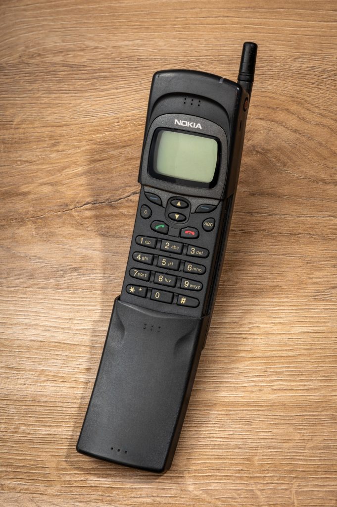 régi nokia 8110 mobiltelefon