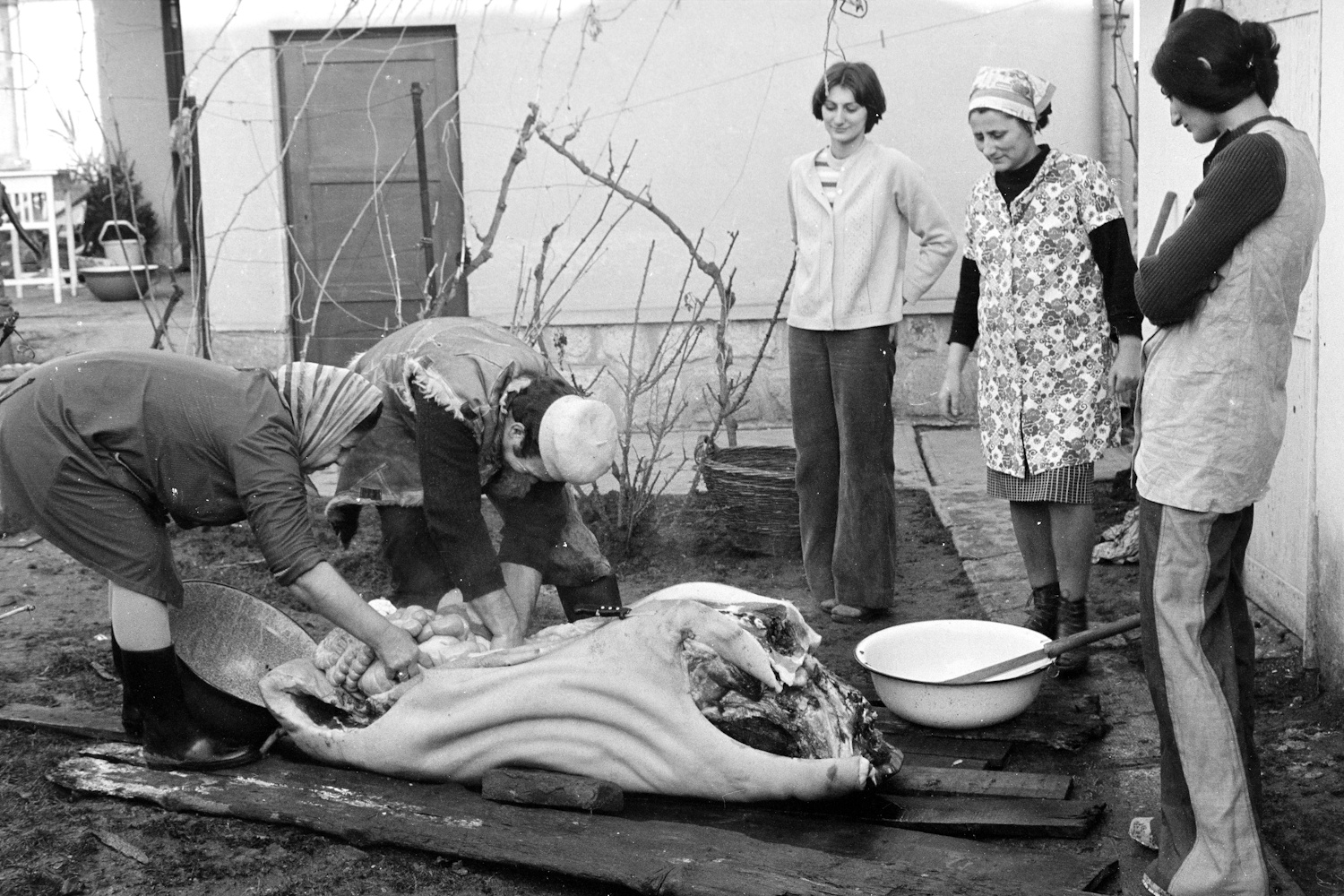 otthonka5 | Meglepetés 1975. az otthonka arra kellett, hogy ne legyen piszkos a ruhánk