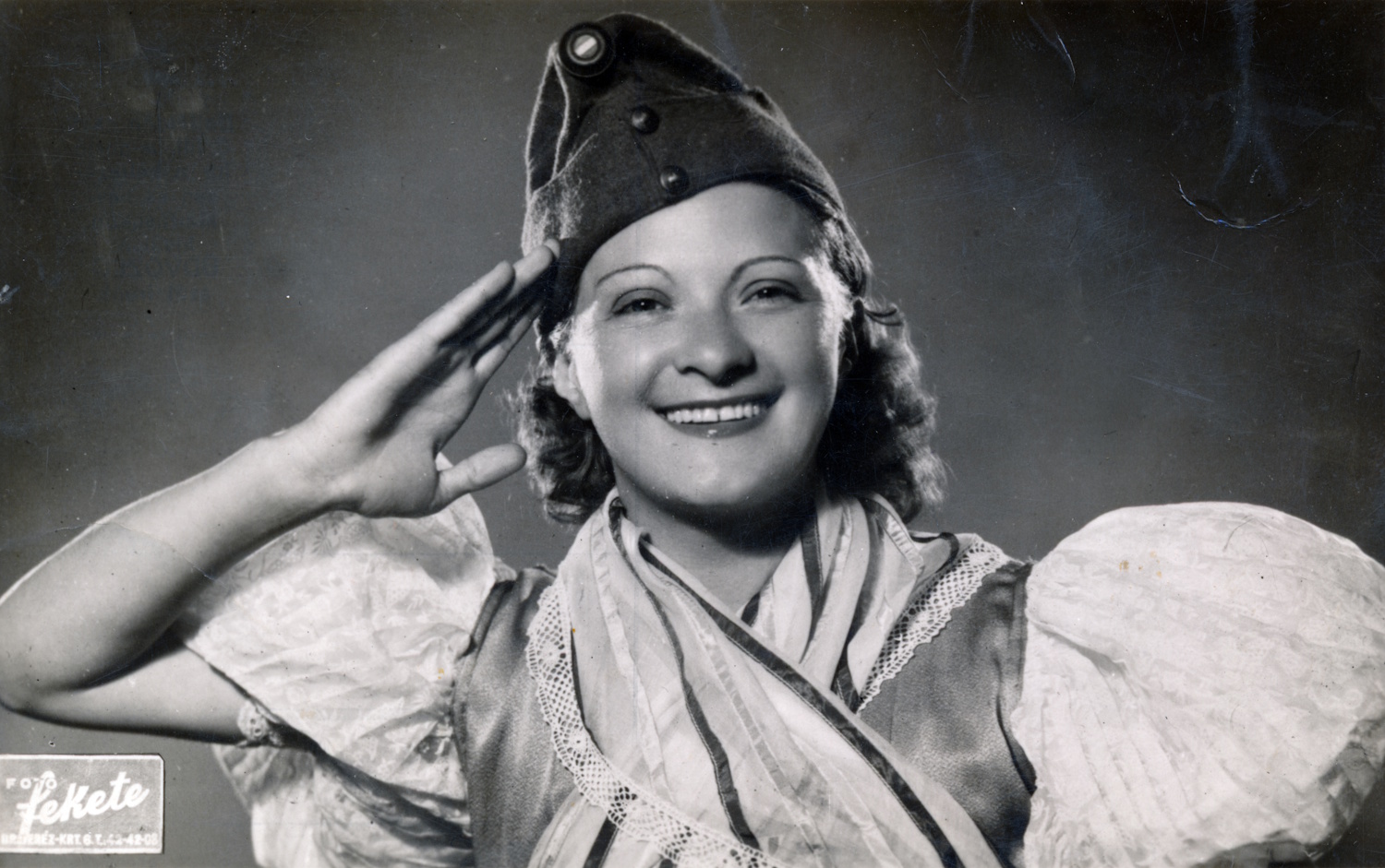 kissmanyi2 | Meglepetés 1942. >>Alázatosan jelentem, hogy bevonultam a Tábori Színházhoz…