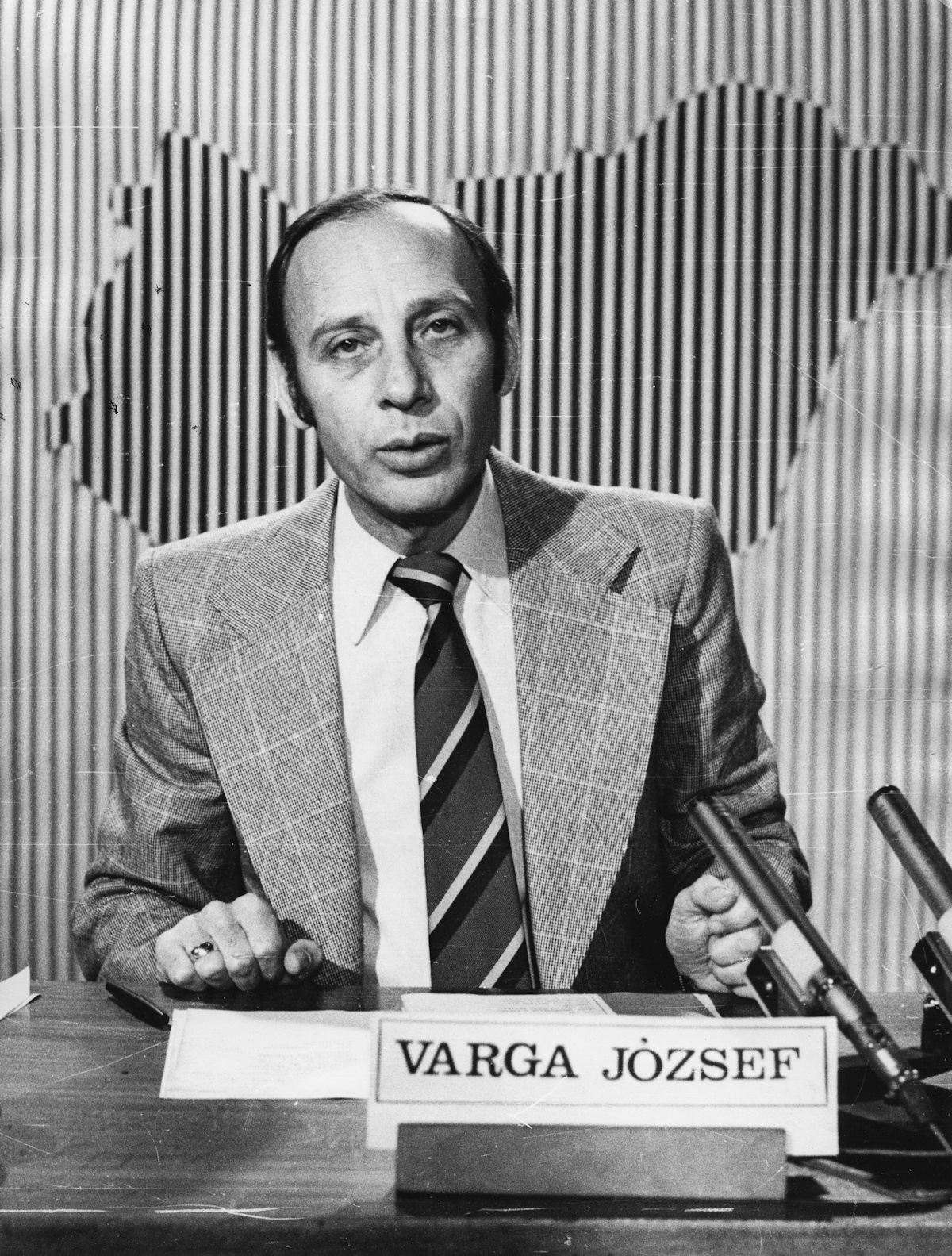 vargajozsef5 | Meglepetés varga józsef tévébemondó