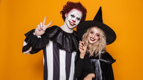 egyszerű halloween jelmez boszorkány és bohóc