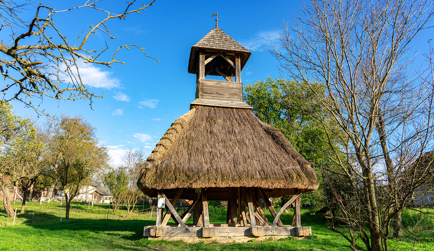 „szoknyás” harangláb